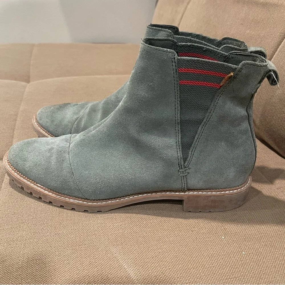 TOMS Olive Green Suede CLEO Pull On Chelsea Ankle Booties/Boots Sz 9.5 - Picture 6 of 14